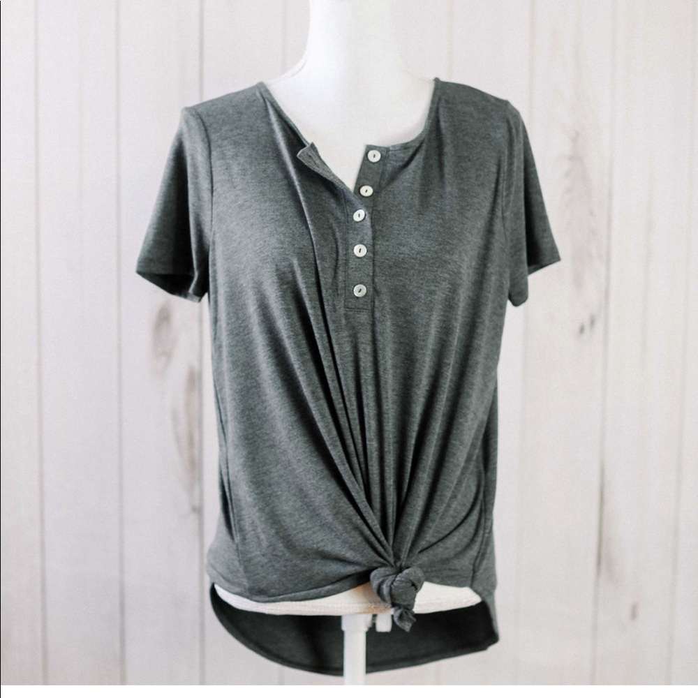 ⚡️LAST ONE⚡️Julia- grey tee with shell buttons - Picture 2 of 8